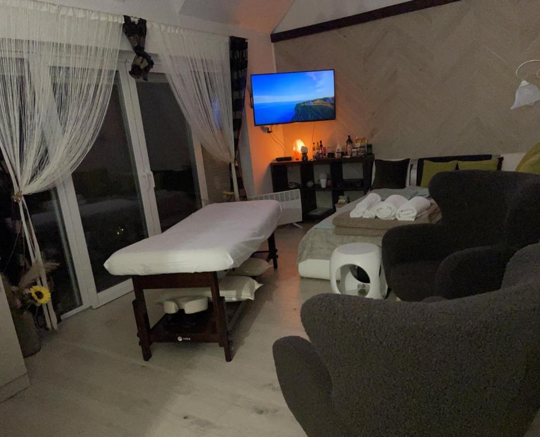 Regina Delux Apartman Gyula Exterior photo