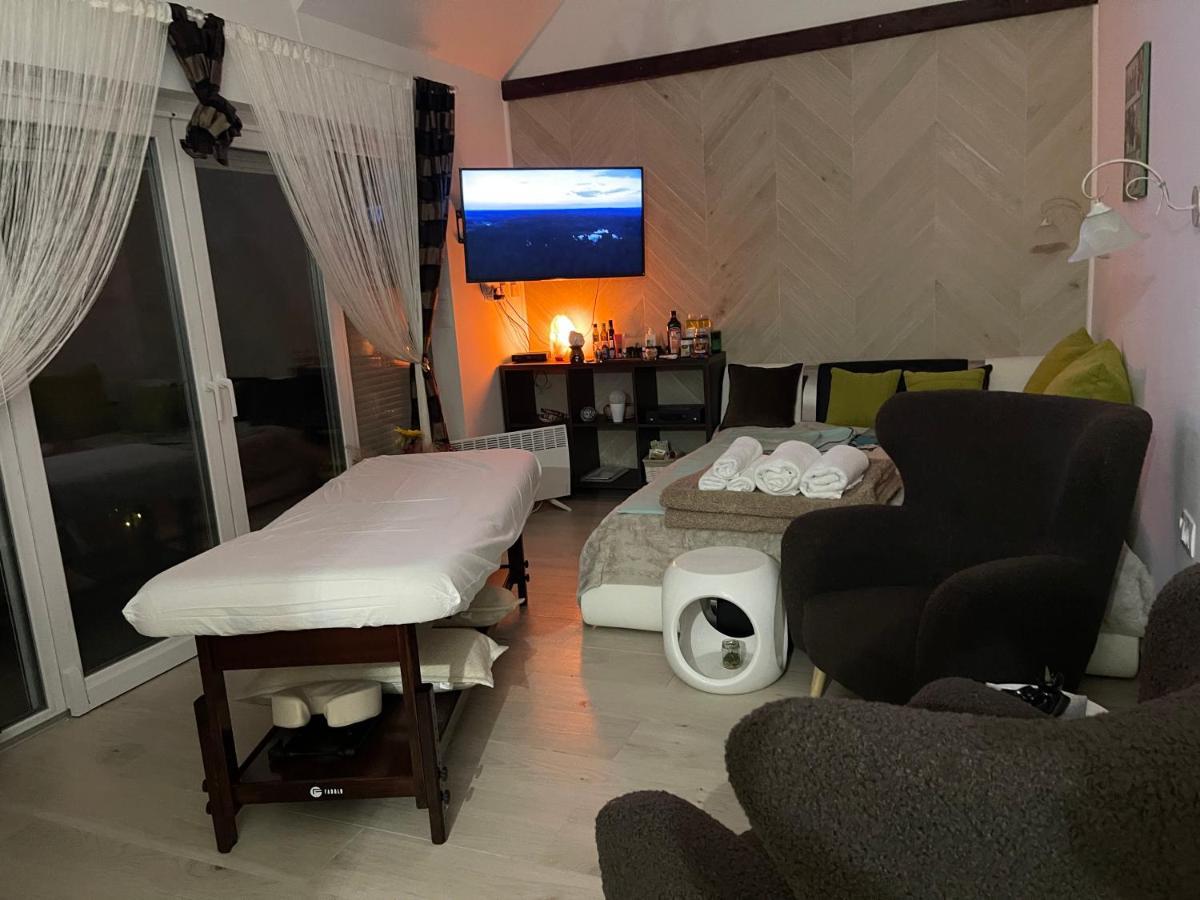 Regina Delux Apartman Gyula Exterior photo