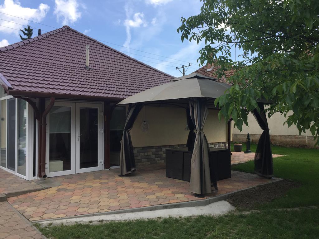 Regina Delux Apartman Gyula Exterior photo